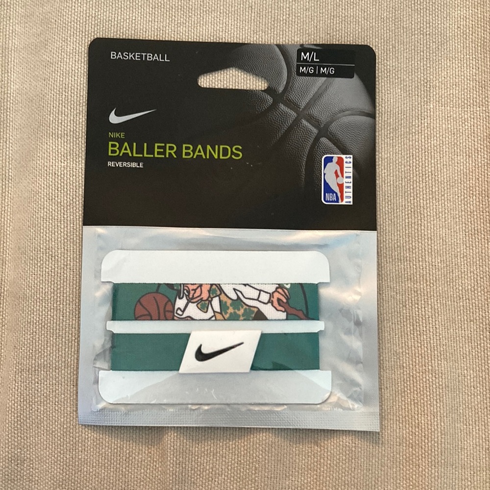 Nike Celtics Basketball Baller Bands size medium / large